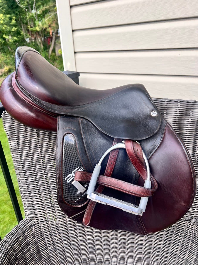 CWD CWD 2g - 17” saddle