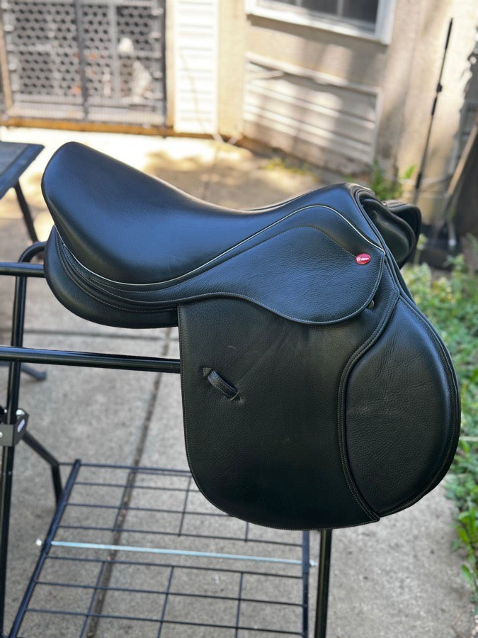 Other 17.5” Whitaker Bedale GP Jump Saddle (2)