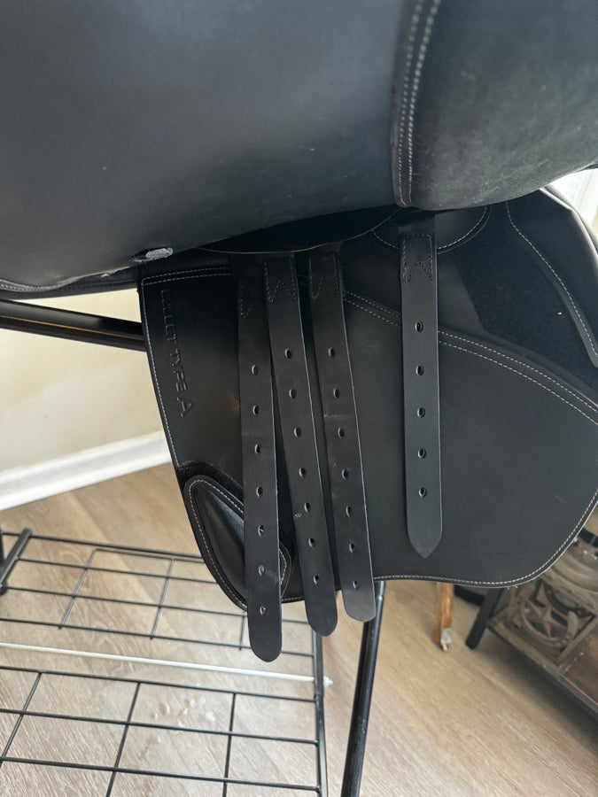 Other 17.5” Whitaker Bedale GP Jump Saddle (5)