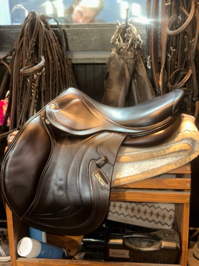 CWD 17" CWD Mademoiselle Saddle (2)
