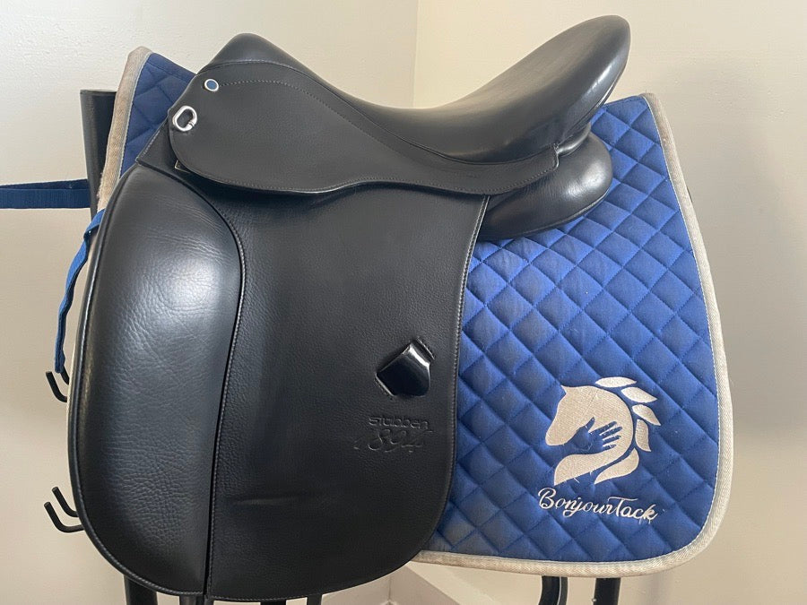 STUBBEN 17” Stubben D Virginia 1894 - 2018 - 32cm wide