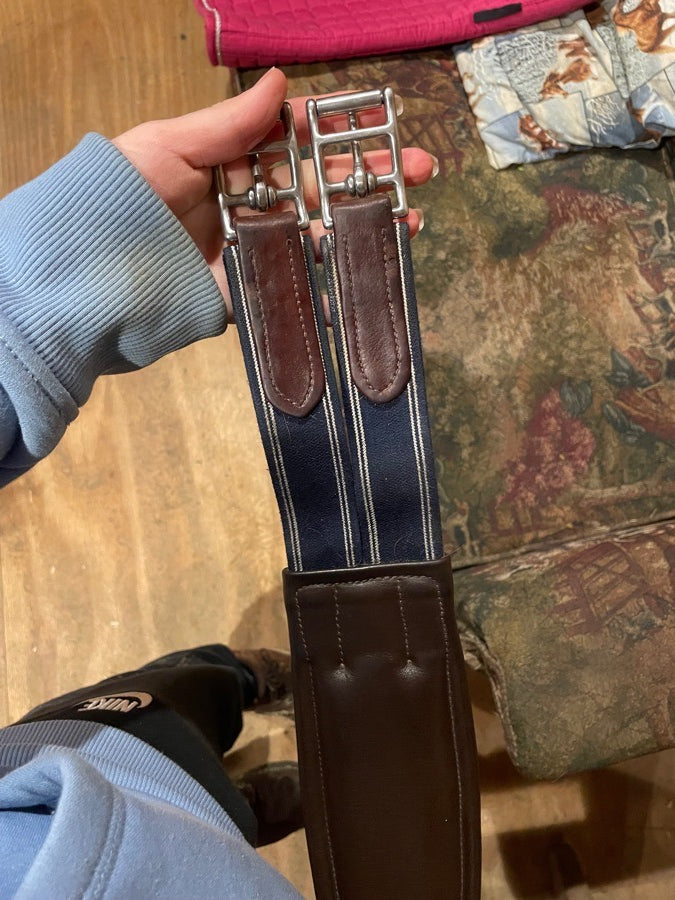 DOVER SADDLERY 52” Dover girth (4)