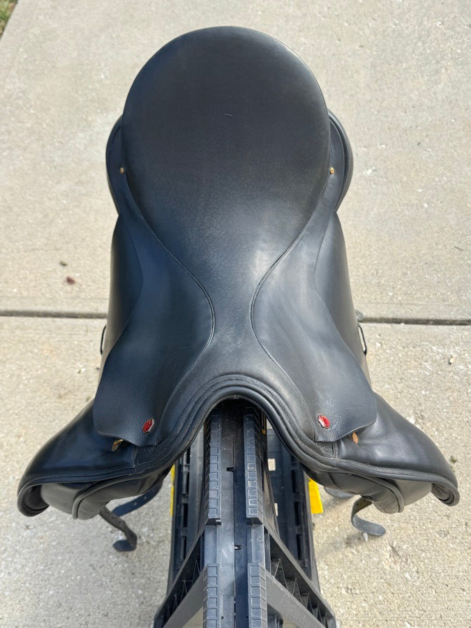 ALBION Albion 18” SL dressage saddle, wide tree, beautiful condition (3)