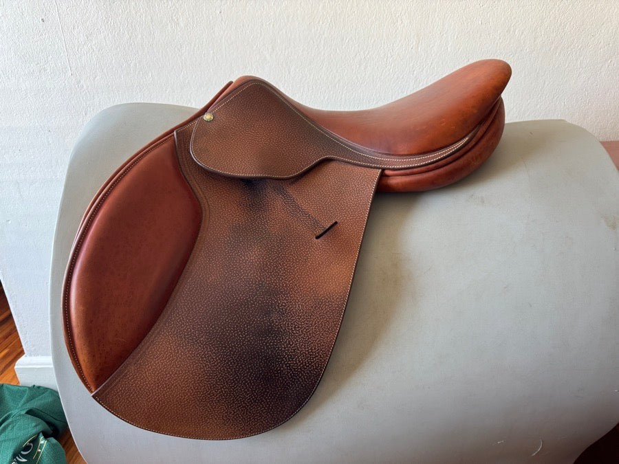 BUTET 17.5” Butet Saddle - Long Flaps - “L” Seat (3)