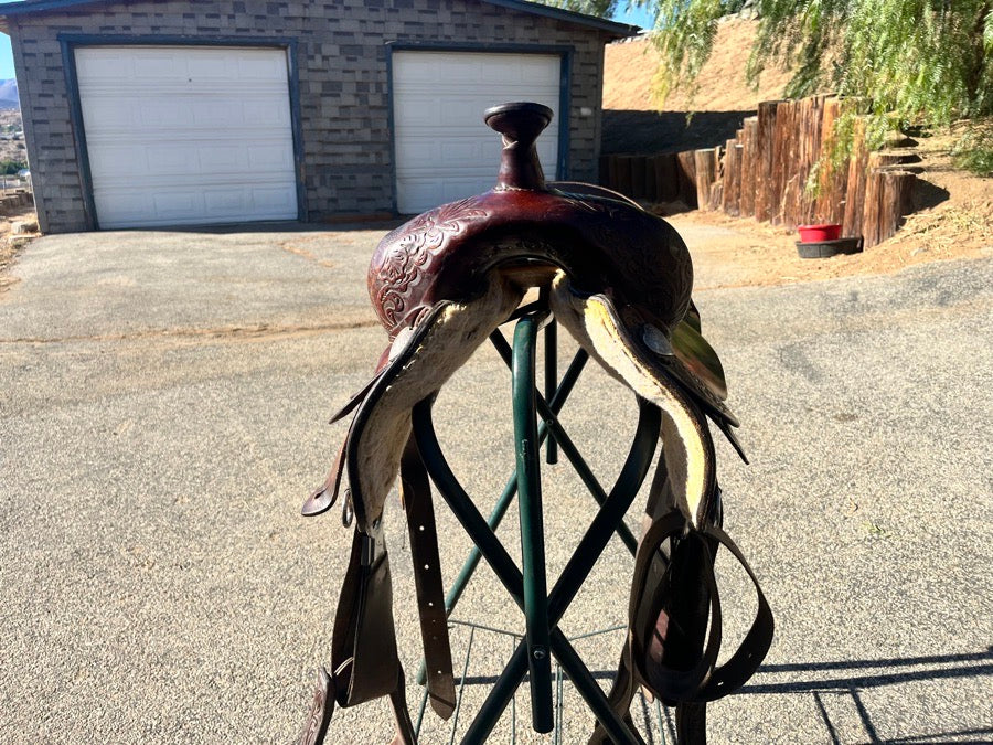 CIRCLE Y 15” circle Y trail saddle (2)