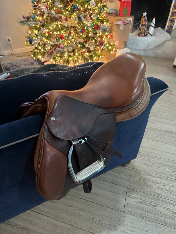 VOLTAIRE 2007 Voltaire Jump Saddle – 17.25”, 2L Flap, Medium Tree – Beautiful Condition