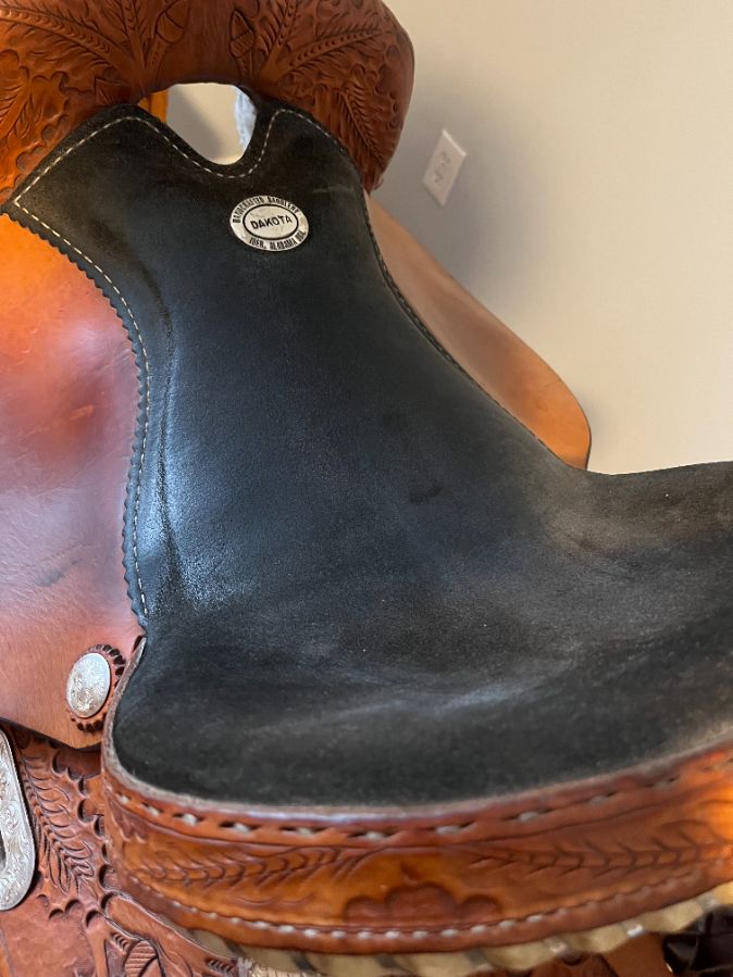 Other Dakota Barrel Racer Saddle 16" (3)