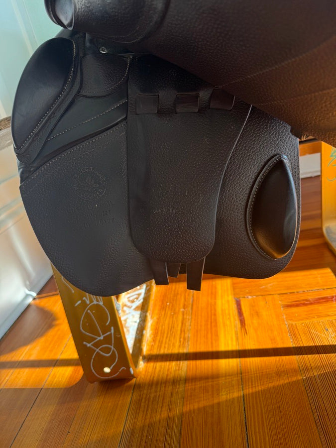 CWD 17” 2020 CWD SE01 Jump Saddle - 3L Flaps - Full Calf! (4)