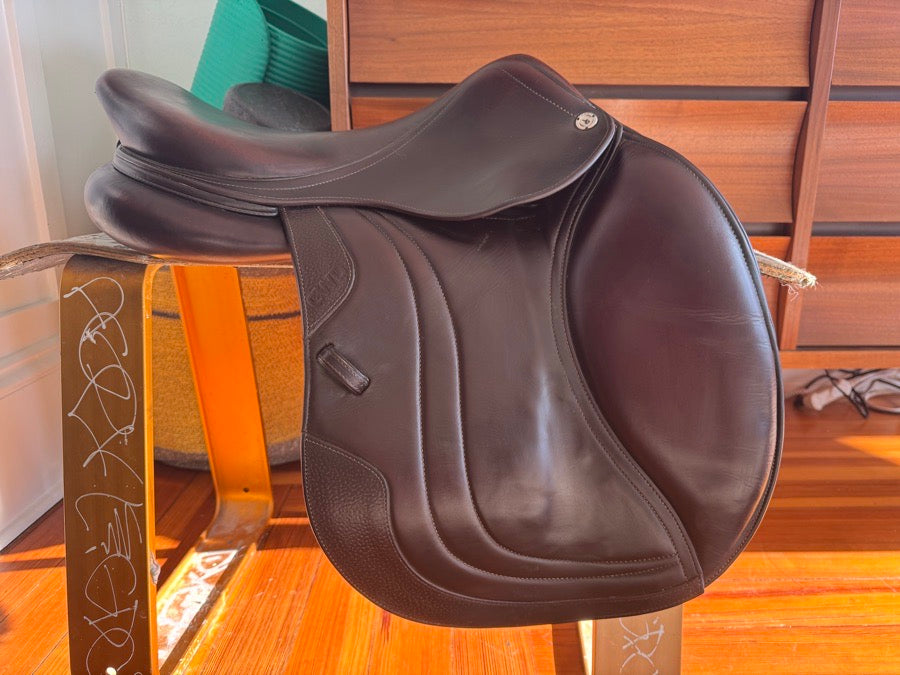 CWD 17” 2020 CWD SE01 Jump Saddle - 3L Flaps - Full Calf! (8)
