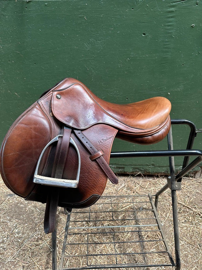 M.TOULOUSE 16.5” M. Toulouse Close Contact