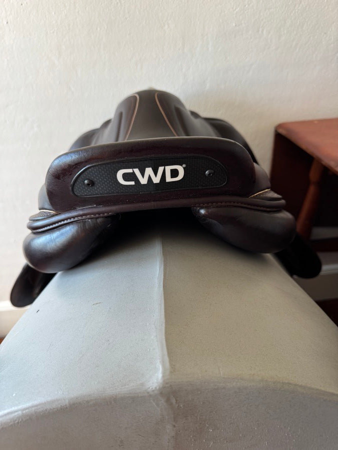 CWD 17.5” CWD SE32 Mademoiselle 2Gs Saddle - 3L - Full Buffalo (5)