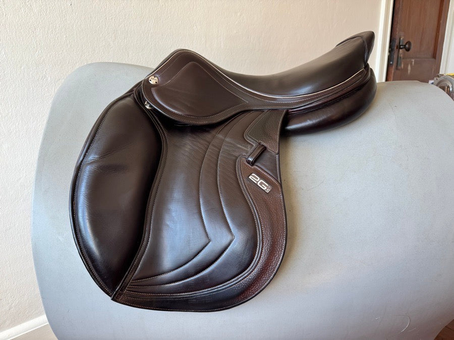 CWD 17.5” CWD SE32 Mademoiselle 2Gs Saddle - 3L - Full Buffalo (2)