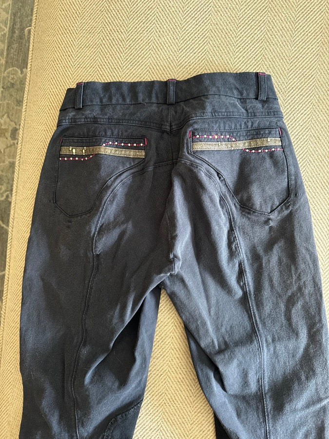 Performance knee patch breeches with accents