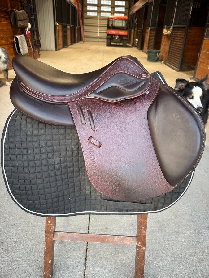 DEVOUCOUX 2024 17โ 1A flap Devoucoux Barritz Lab (2)