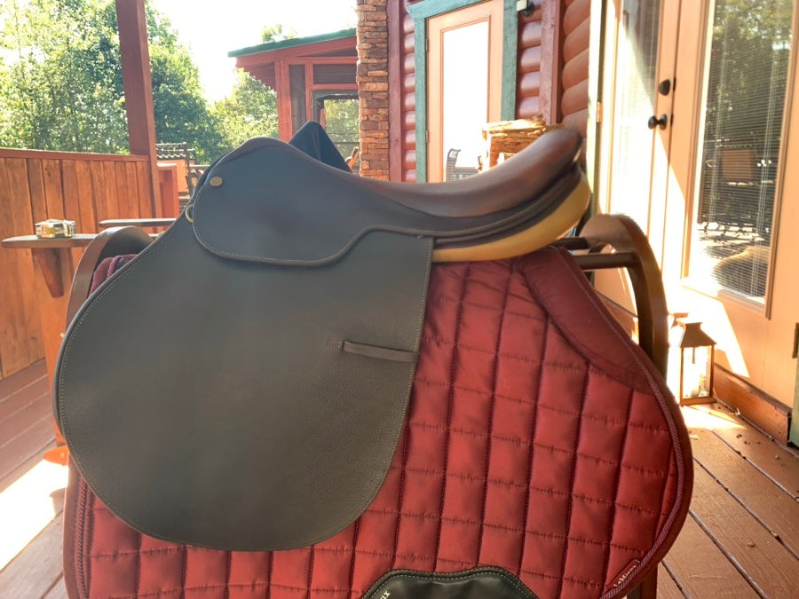 COLLEGIATE Collegiate Close Contact Saddle