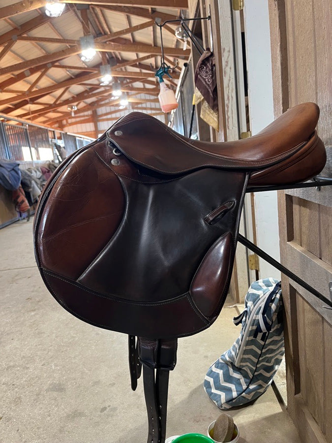 CUSTOM SADDLERY 17” Custom Saddlery Monte Carlo (2)