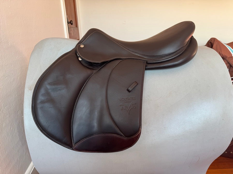 VOLTAIRE 18.5” 2021 Voltaire Palm Beach Saddle - 3AR - Full Buffalo - MINT!