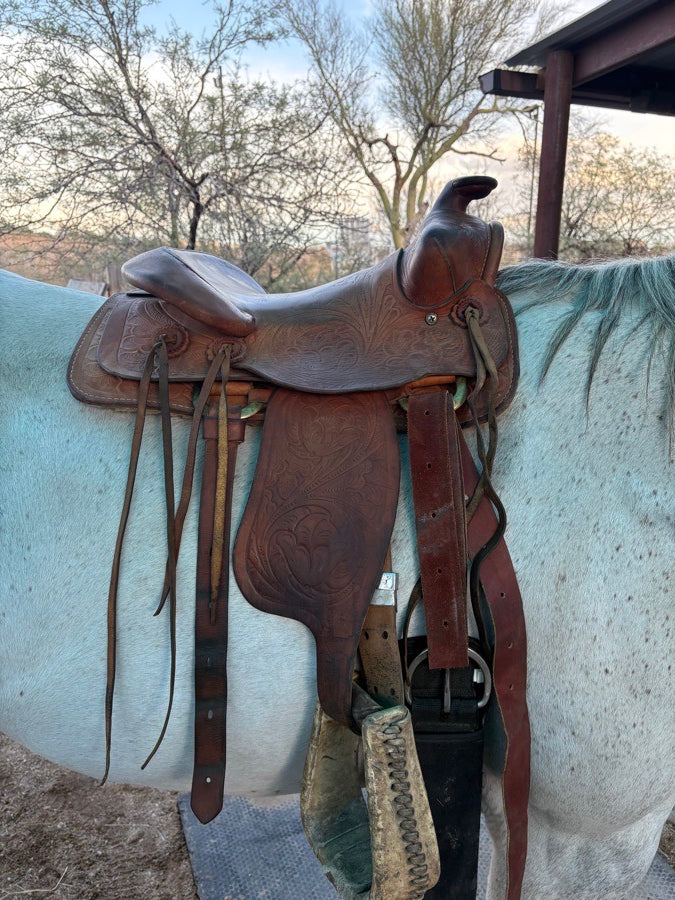 SADDLE KING Vintage youth 13” equitation trail saddle (2)