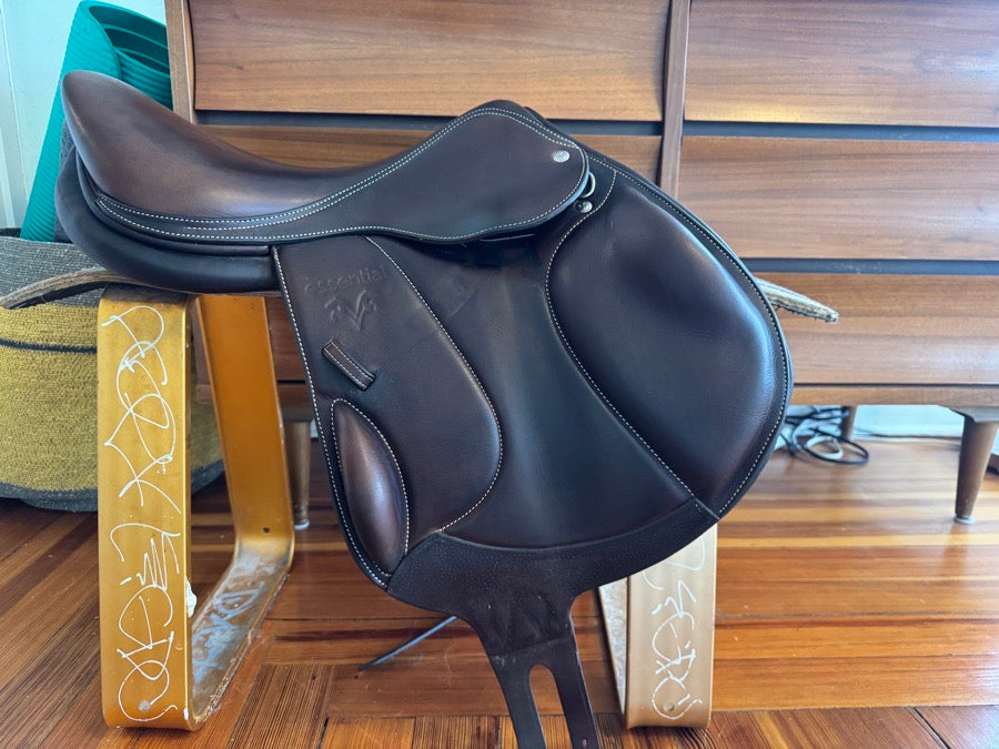 VOLTAIRE 17” 2021 Voltaire Essential Monoflap XC Saddle - Adjustable Gullet! (4)