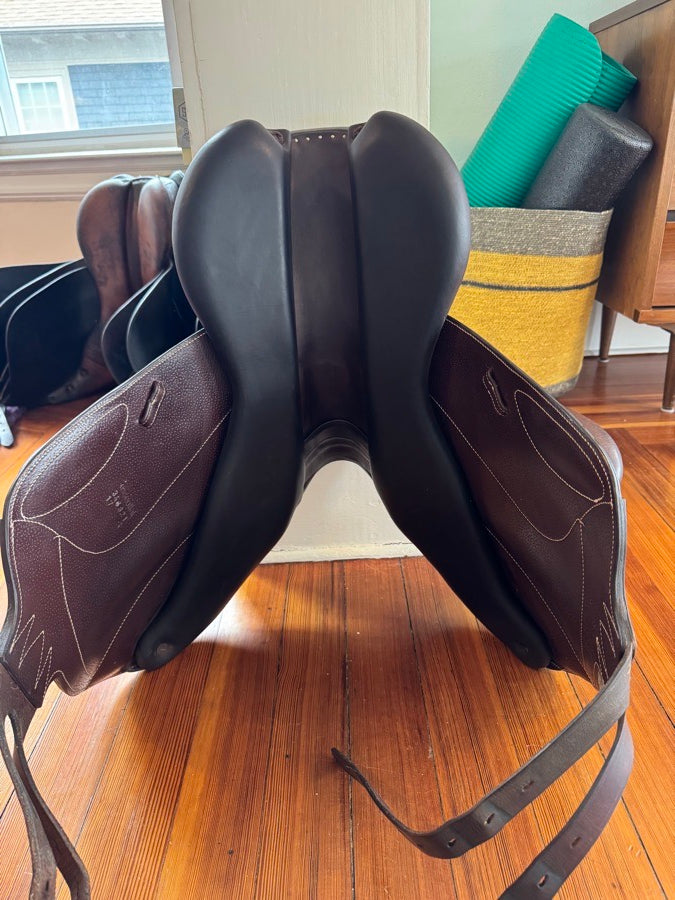 VOLTAIRE 17” 2021 Voltaire Essential Monoflap XC Saddle - Adjustable Gullet! (7)