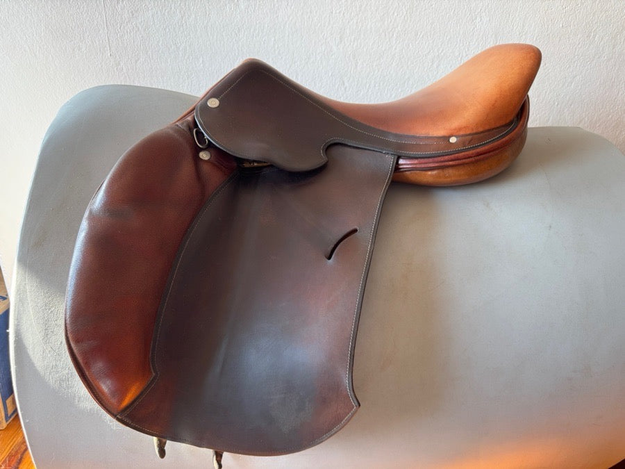 HERMES 17” Hermes Essentielle Saddle - Full Buffalo