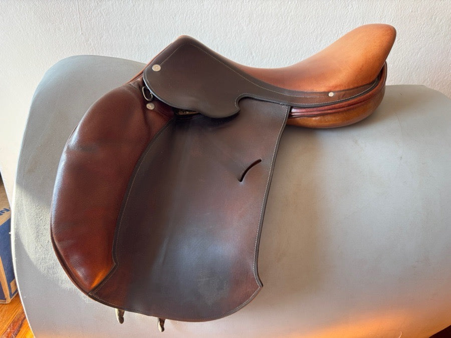 HERMES 17” Hermes Essentielle Saddle - Full Buffalo (2)