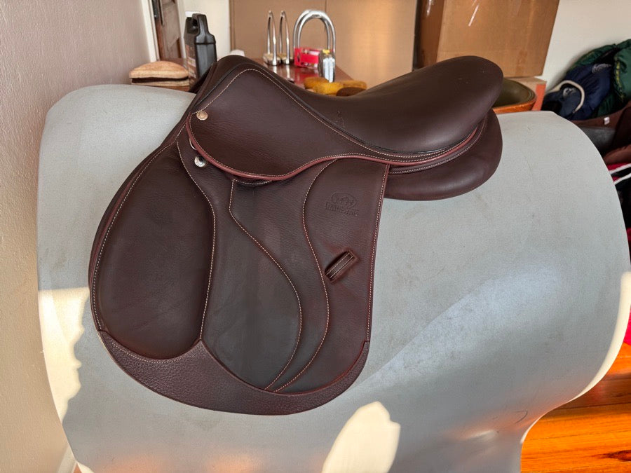 DEVOUCOUX 17” Devoucoux Biarritz S Saddle - Full Buffalo - MINT
