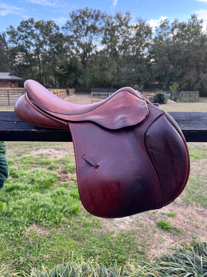 COUNTY County Innovation 17.5” N Jump Saddle (5)