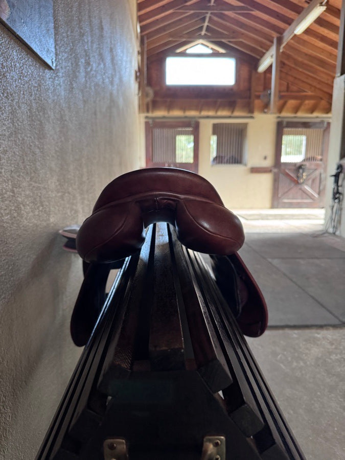 COUNTY County Innovation 17.5” N Jump Saddle (3)