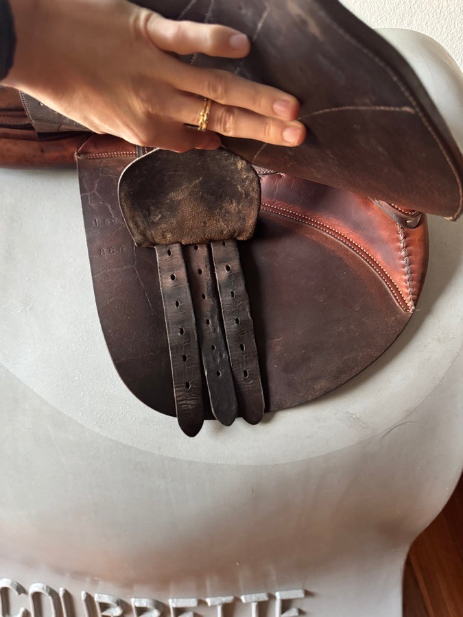 BUTET 17” Butet Premium Saddle - 1.5 Flaps - Integrated Panels (7)