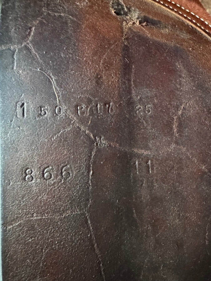 BUTET 17” Butet Premium Saddle - 1.5 Flaps - Integrated Panels (6)