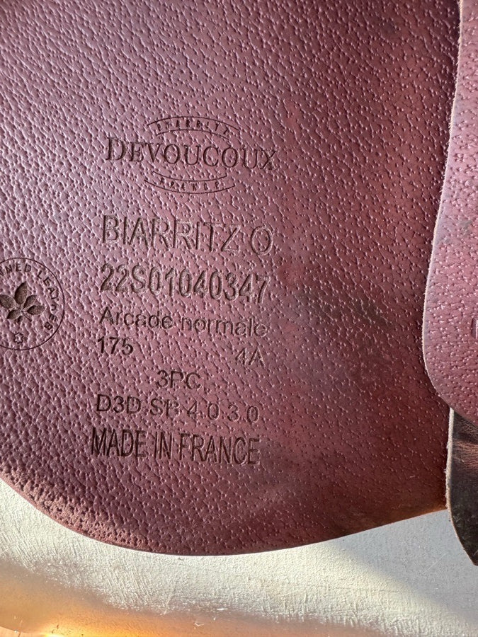 DEVOUCOUX 17.5” 2022 Devoucoux Biarritz O Saddle - 4A - Full Buffalo (6)