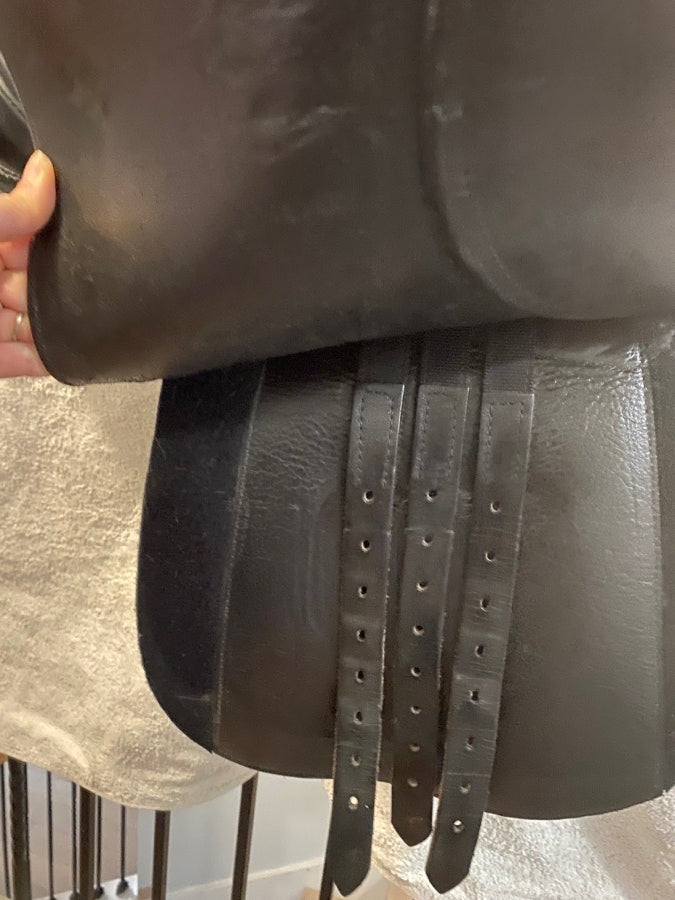 Other GUC Treeless 18” Seat Ansur Elite Treeless Jumping Saddle. Black. (4)