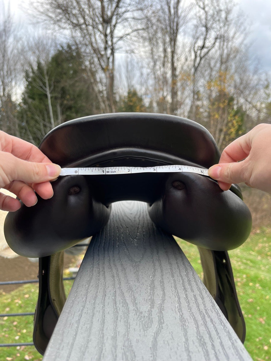 CHILDERIC Luc Childeric 17.5 demo saddle 2021 - wide tree (6)