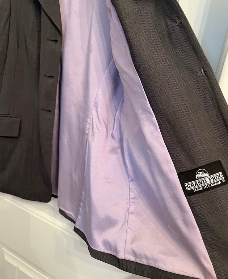 GRAND PRIX Beautiful Grand Prix hunt coat. Size 12R color grey with lavender lining (6)