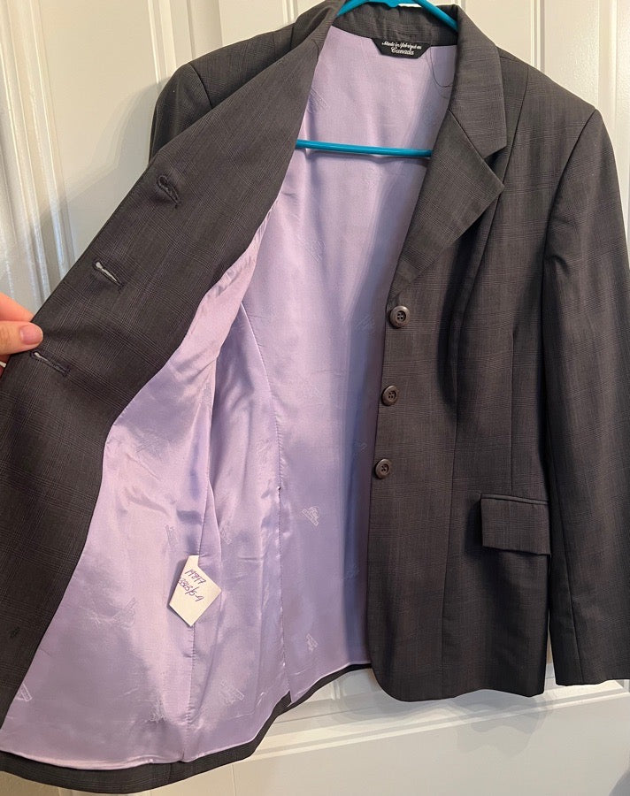 GRAND PRIX Beautiful Grand Prix hunt coat. Size 12R color grey with lavender lining (2)