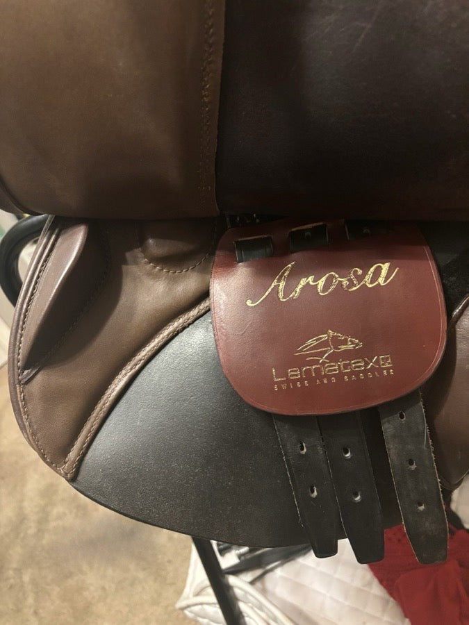 COURBETTE 16” close contact English saddle (2)