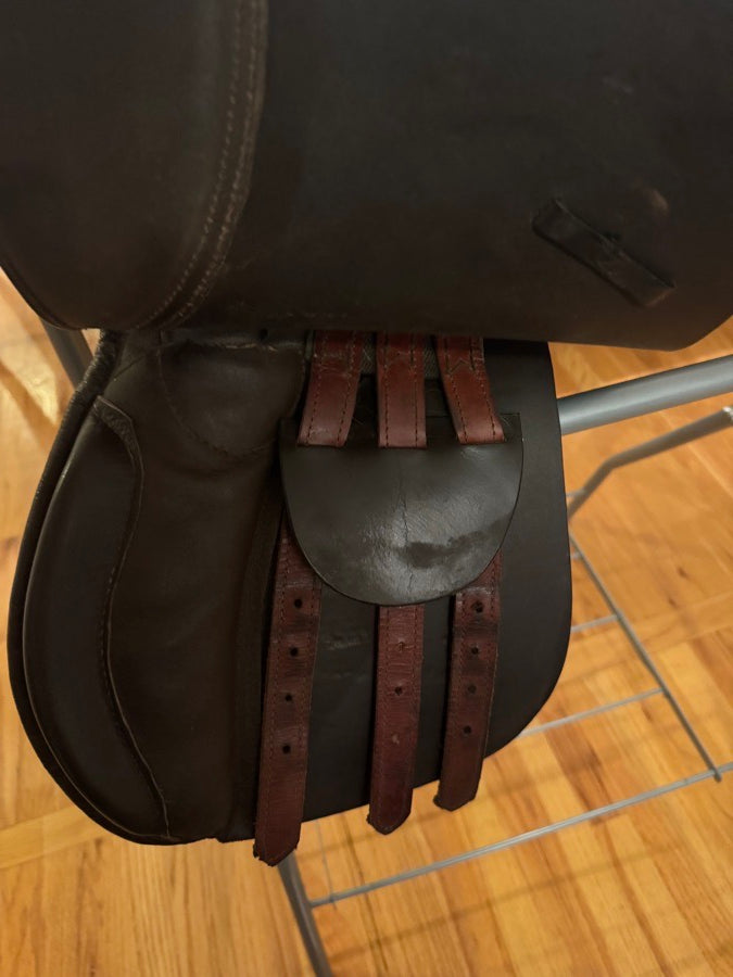 DOVER SADDLERY 17” Dover Saddlery Chestnut Brown Jumping/Close Contact Saddle (5)