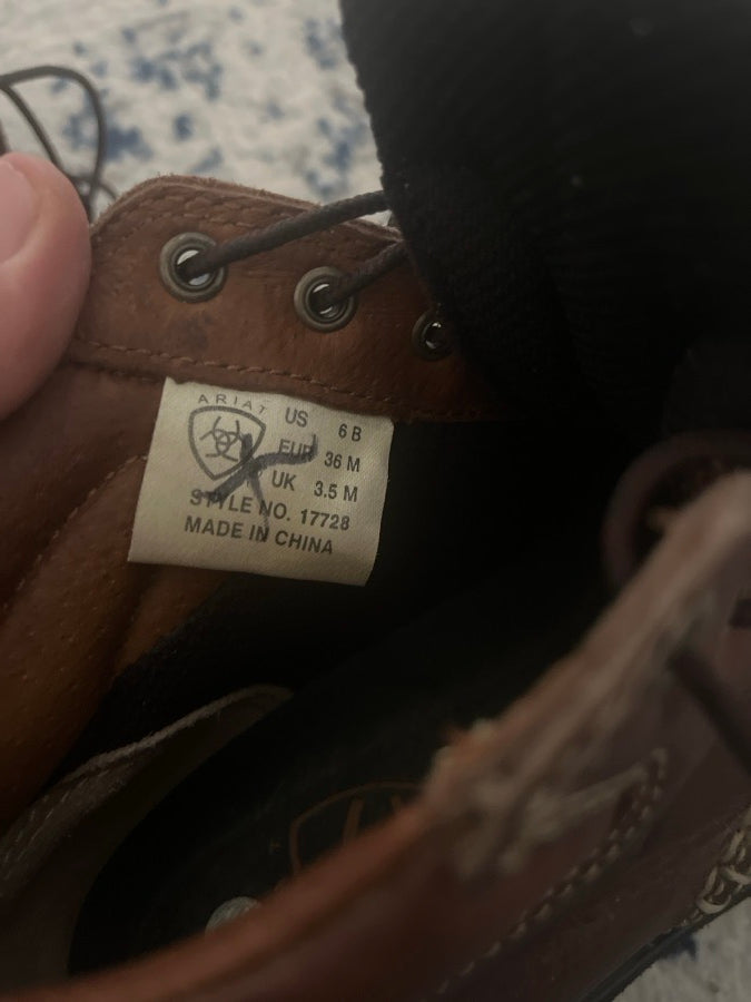 ARIAT Ariat Barn Boots Size 6 (3)