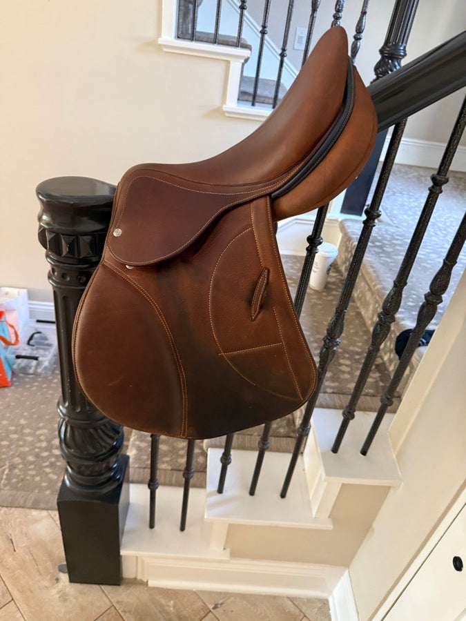 ARION !!PRICE DROP!!NEED TO SELL ASAP Arion Custom 17” Jumping Saddle (4)