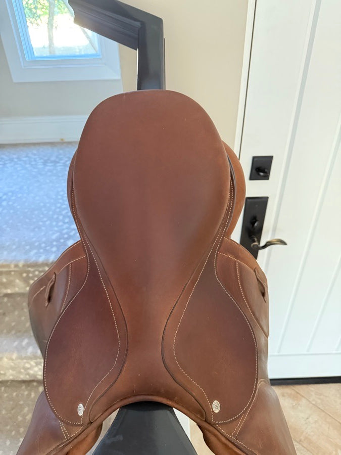 ARION !!PRICE DROP!!NEED TO SELL ASAP Arion Custom 17” Jumping Saddle (3)