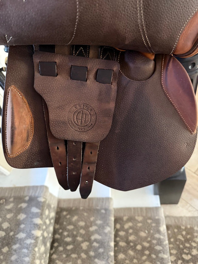 ARION !!PRICE DROP!!NEED TO SELL ASAP Arion Custom 17” Jumping Saddle (7)