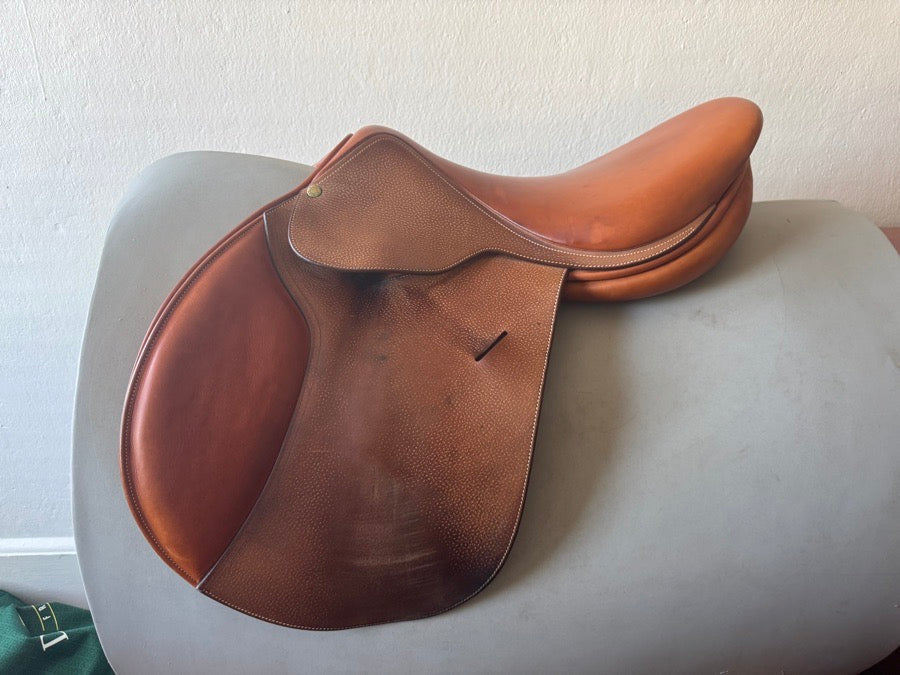 BUTET 17.5” Butet Saddle - 2 Flaps - L Seat (5)