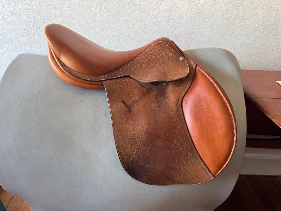 BUTET 17.5” Butet Saddle - 2 Flaps - L Seat (3)