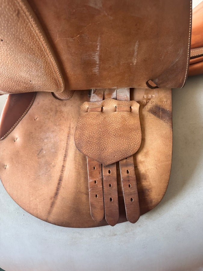 BUTET 17.5” Butet Saddle - 2 Flaps - L Seat (6)