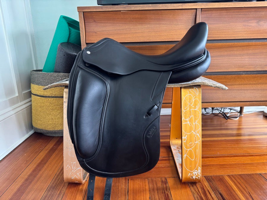 CWD 18” CWD SE05 Dressage Saddle - Full Buffalo - WIDE TREE - MINT! (2)