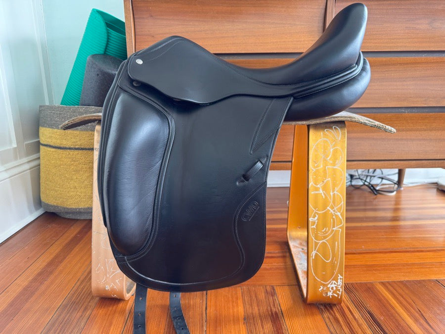 CWD 18” CWD SE05 Dressage Saddle - Full Buffalo - WIDE TREE - MINT!
