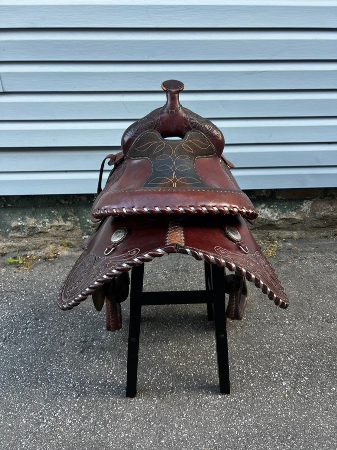 CIRCLE Y 15” Circle Y Equitation Saddle w/ Cinch, Pad, and Cover (2)