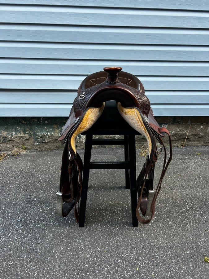 CIRCLE Y 15” Circle Y Equitation Saddle w/ Cinch, Pad, and Cover (4)