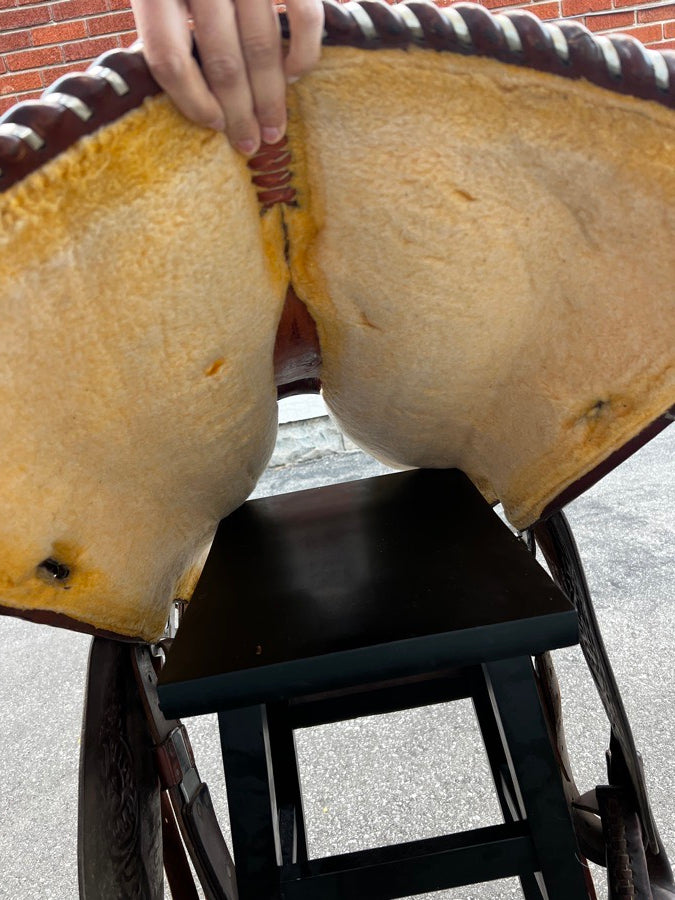 CIRCLE Y 15” Circle Y Equitation Saddle w/ Cinch, Pad, and Cover (7)